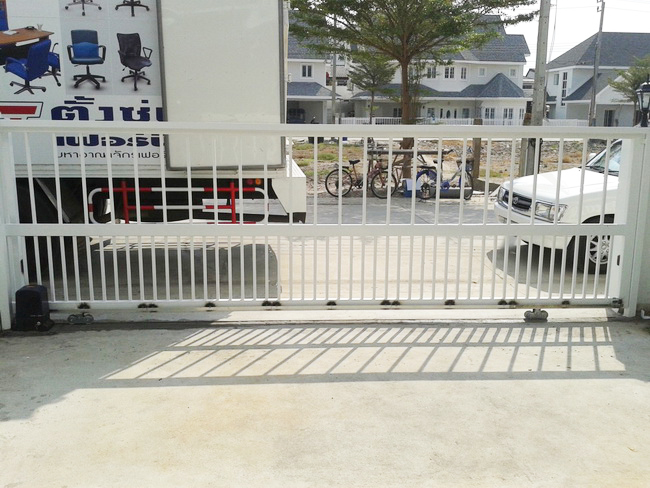 บริษัท แด็ด ออโต้ดอร์ จำกัด ติดตั้งประตูรีโมท